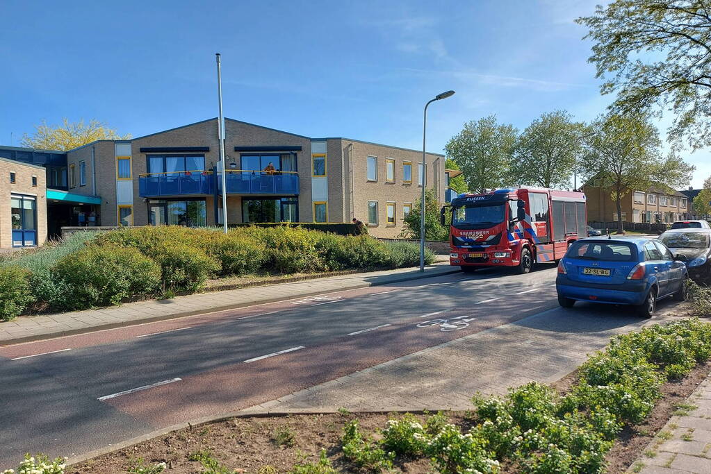 Verzorgingshuis geventileerd na brandlucht