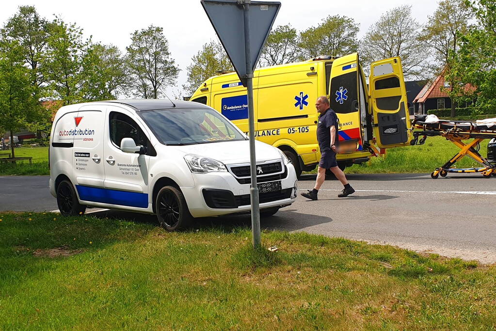 Botsing tussen scooter en bestelbus