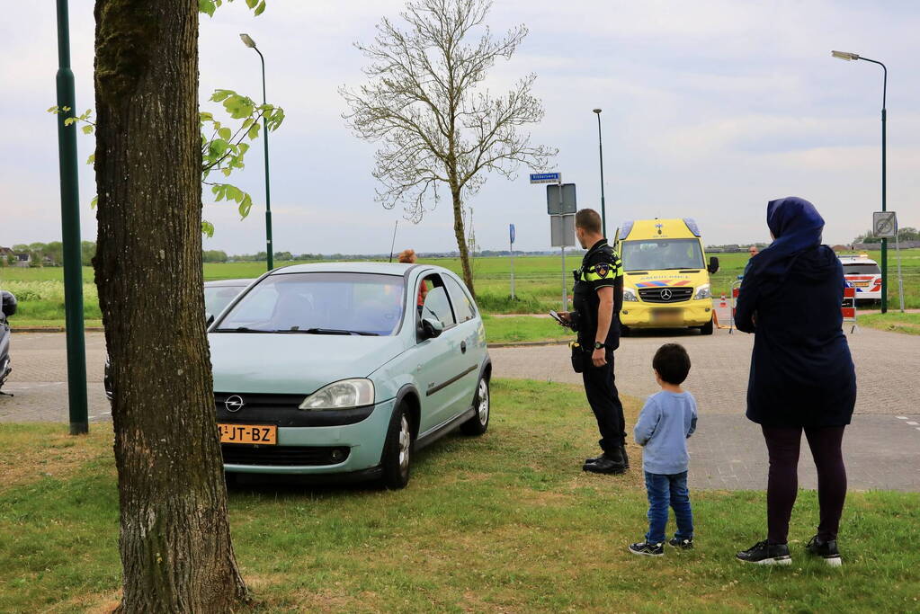 Man op fiets raakt gewond bij botsing met auto