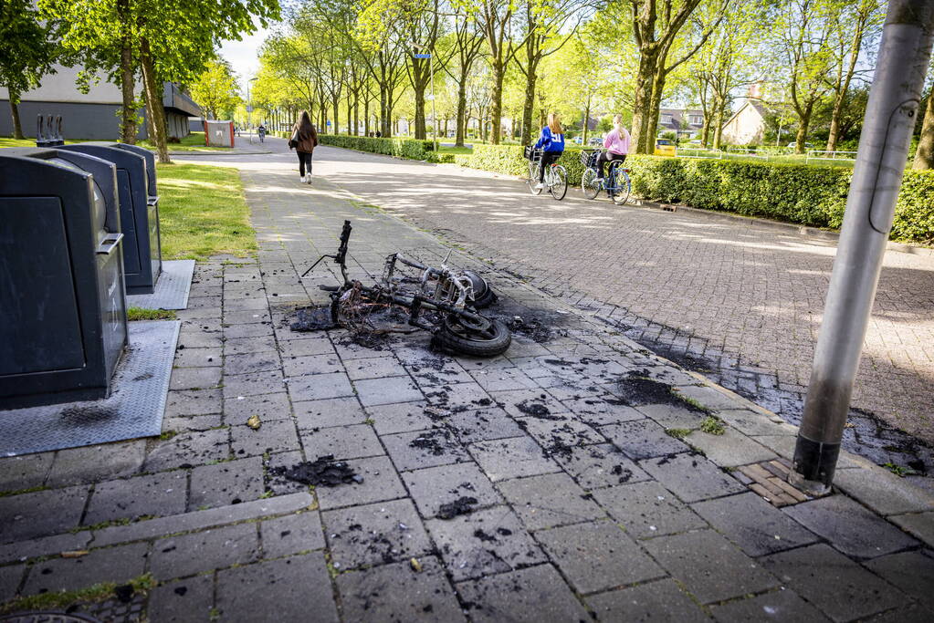 Keistad geteisterd door scooterbranden