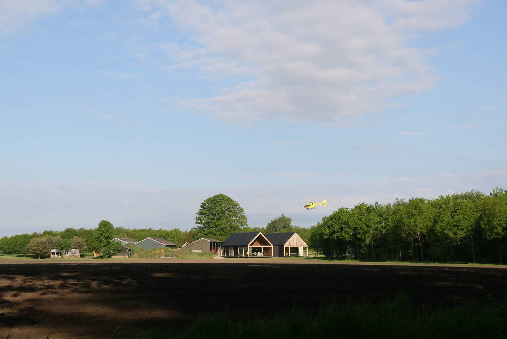Fietser ernstig gewond bij botsing met auto