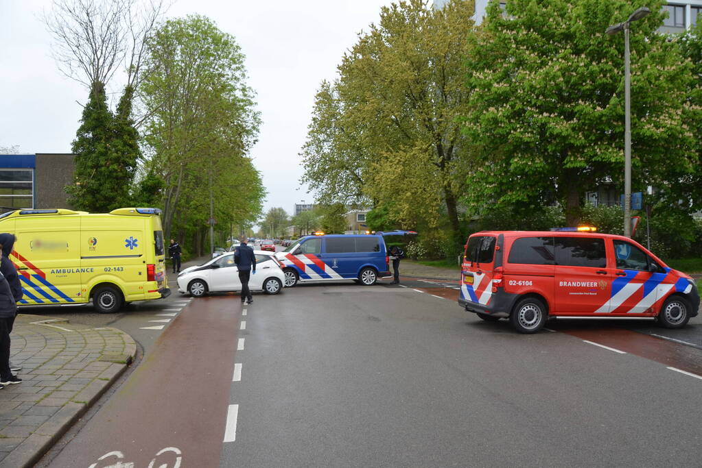 Fietser gewond bij botsing met auto