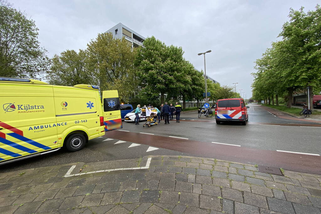 Fietser gewond bij botsing met auto
