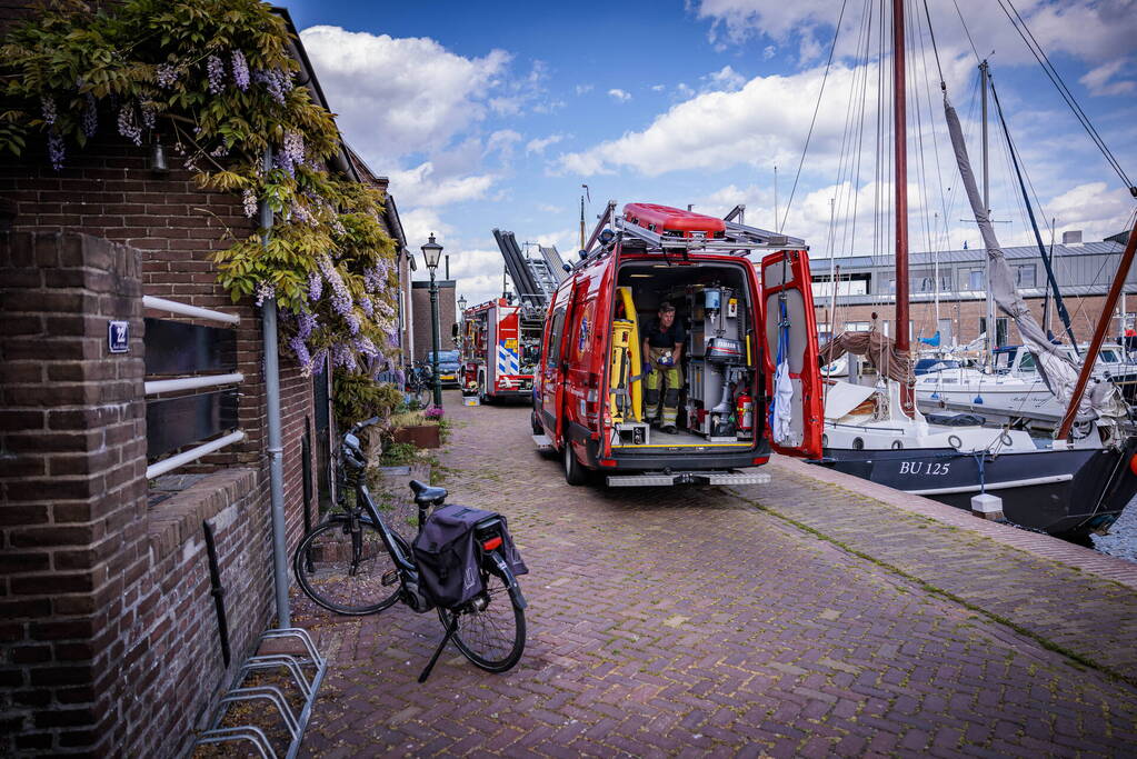 Schipper redt persoon uit het water