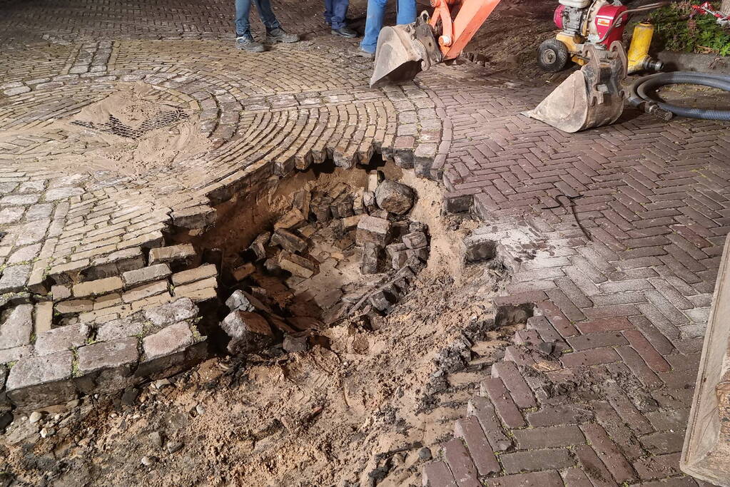 Meerdere wegen afgesloten vanwege waterlekkage