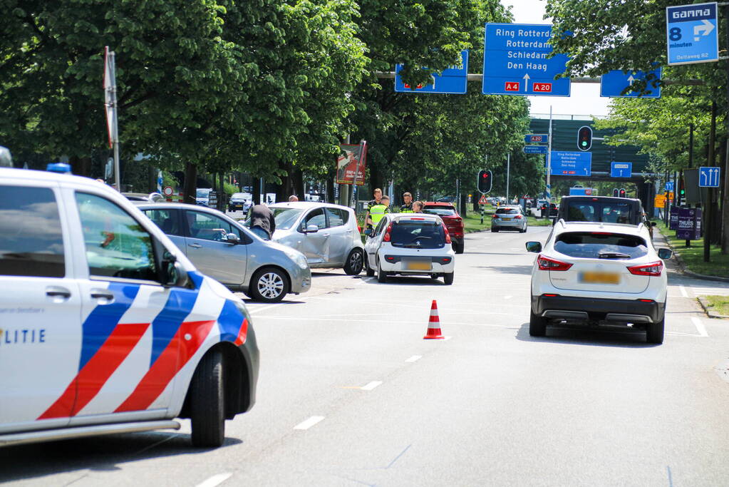 Veel schade bij ongeval tussen twee auto's