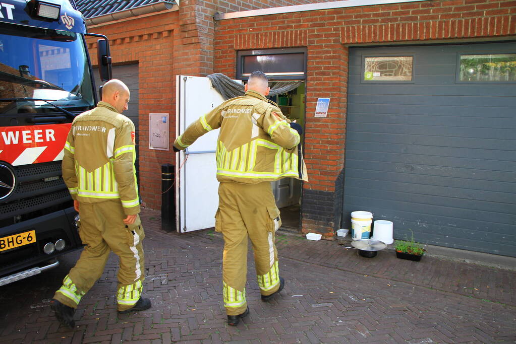 Vlam slaat in de pan bij restaurant