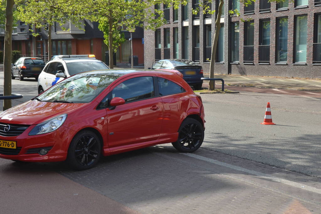 Flinke schade na botsing met afslaande auto