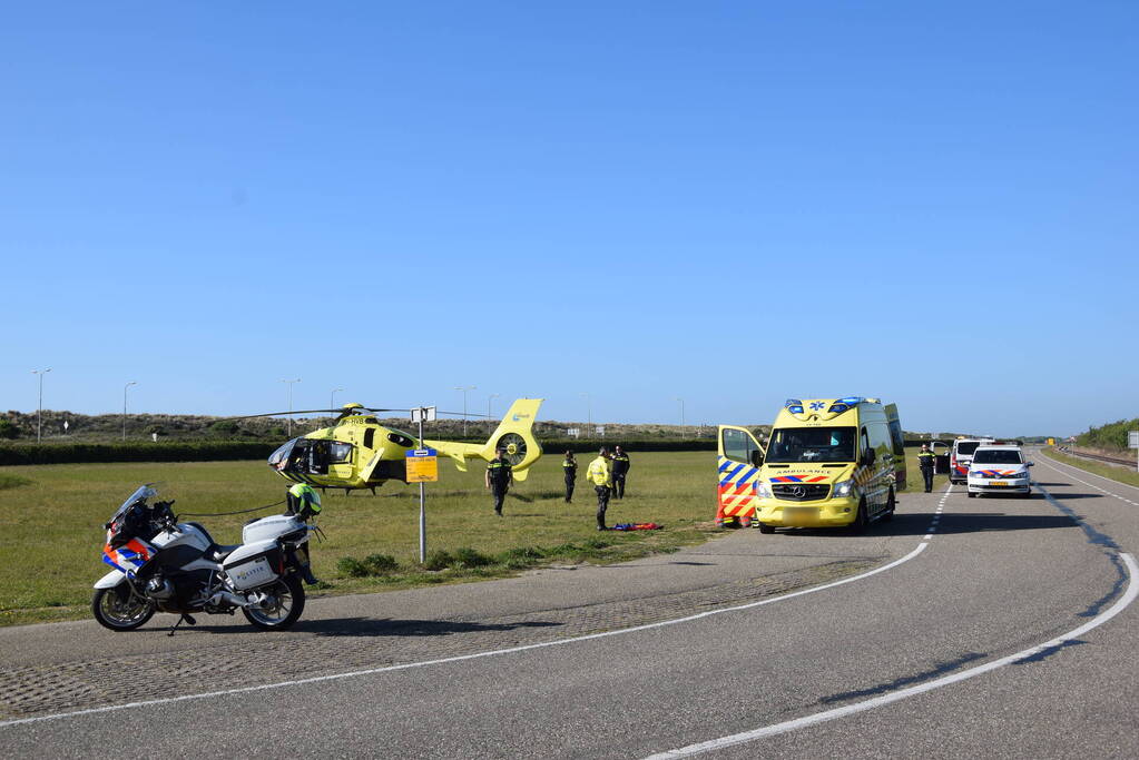 Slachtoffer met traumahelikopter naar ziekenhuis