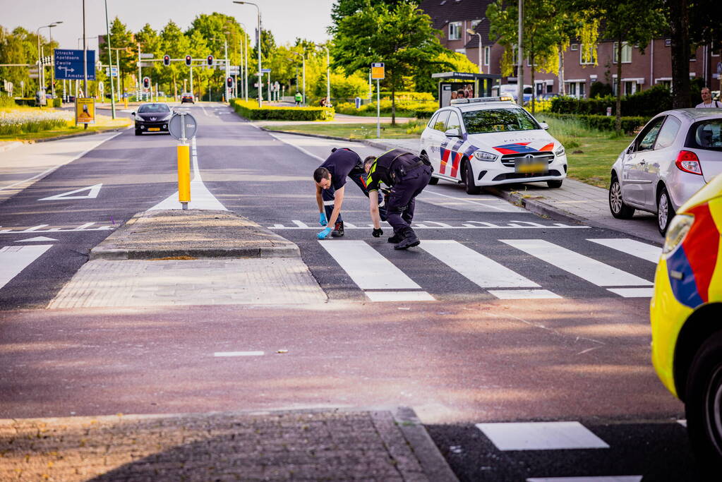 Scooter met twee opzittenden aangereden