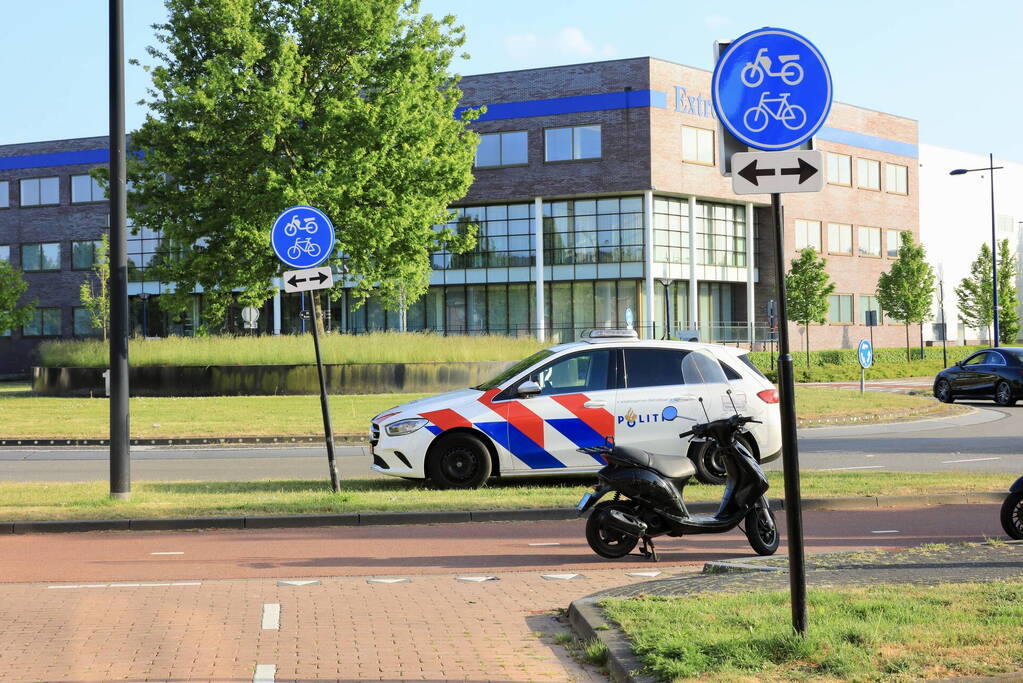 Beschonken scooterrijder gaat hard onderuit