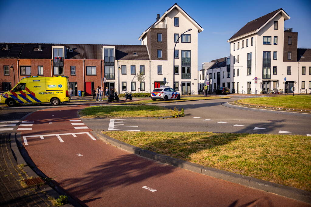 Beschonken scooterrijder gaat hard onderuit