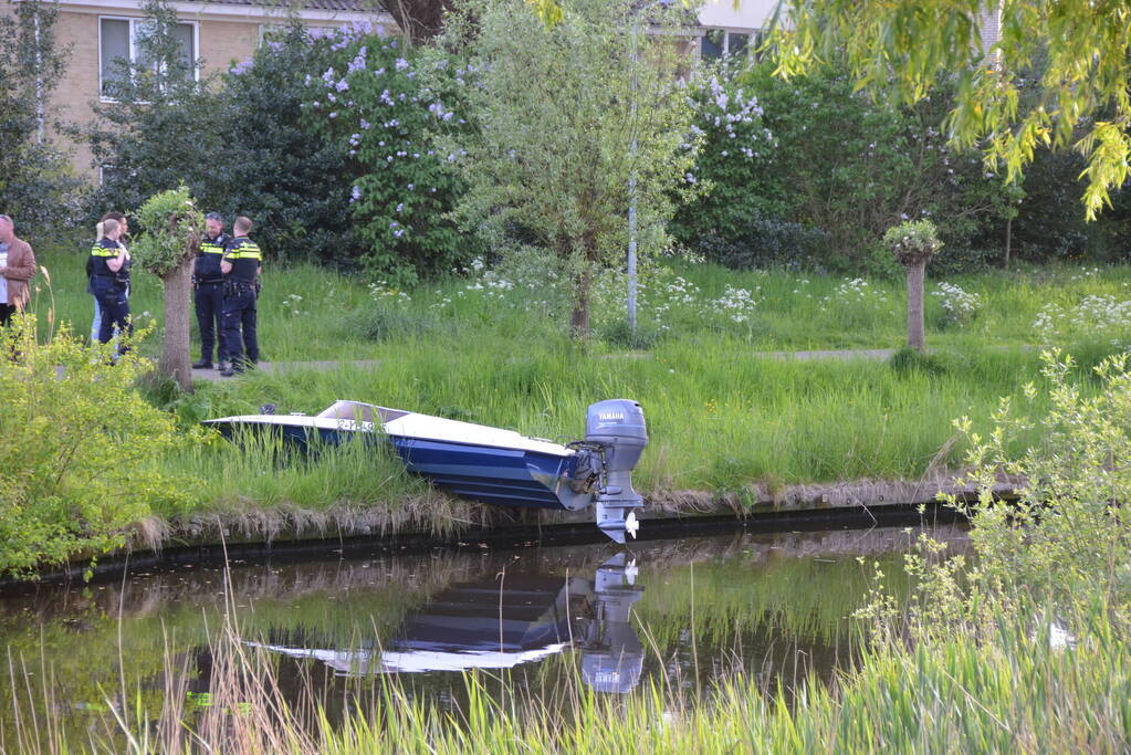 Persoon ernstig gewond na ongeval met boot