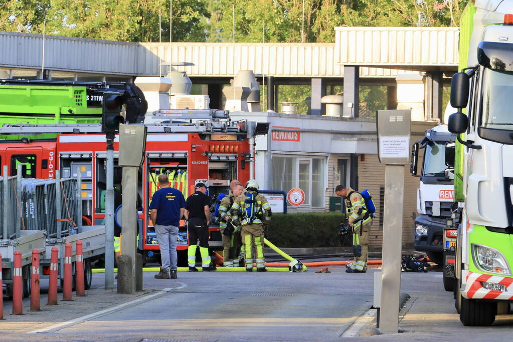 Brand in container met chemisch afval bij Remondis afvalverwerker