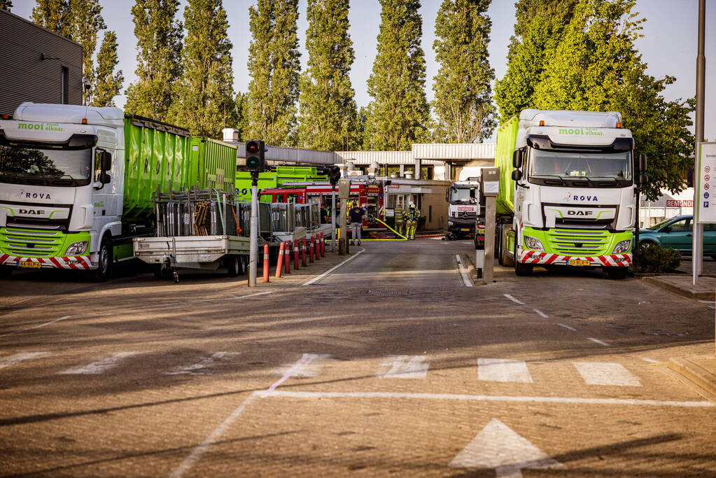 Brand in container met chemisch afval bij Remondis afvalverwerker