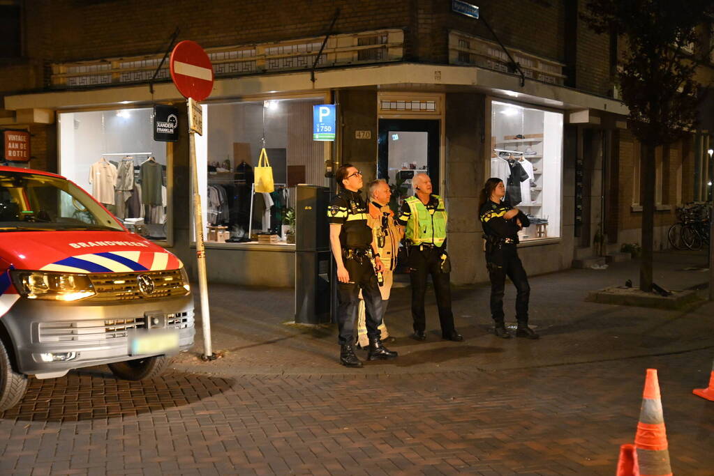 Gevaarlijke situatie door vallende stenen uit gevel