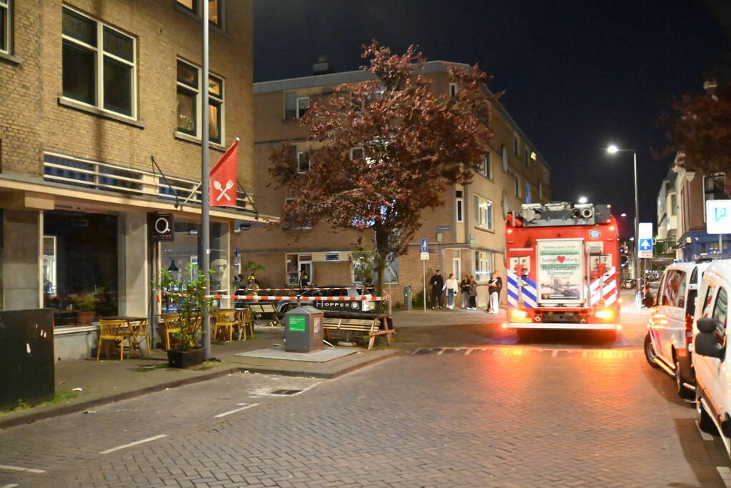 Gevaarlijke situatie door vallende stenen uit gevel