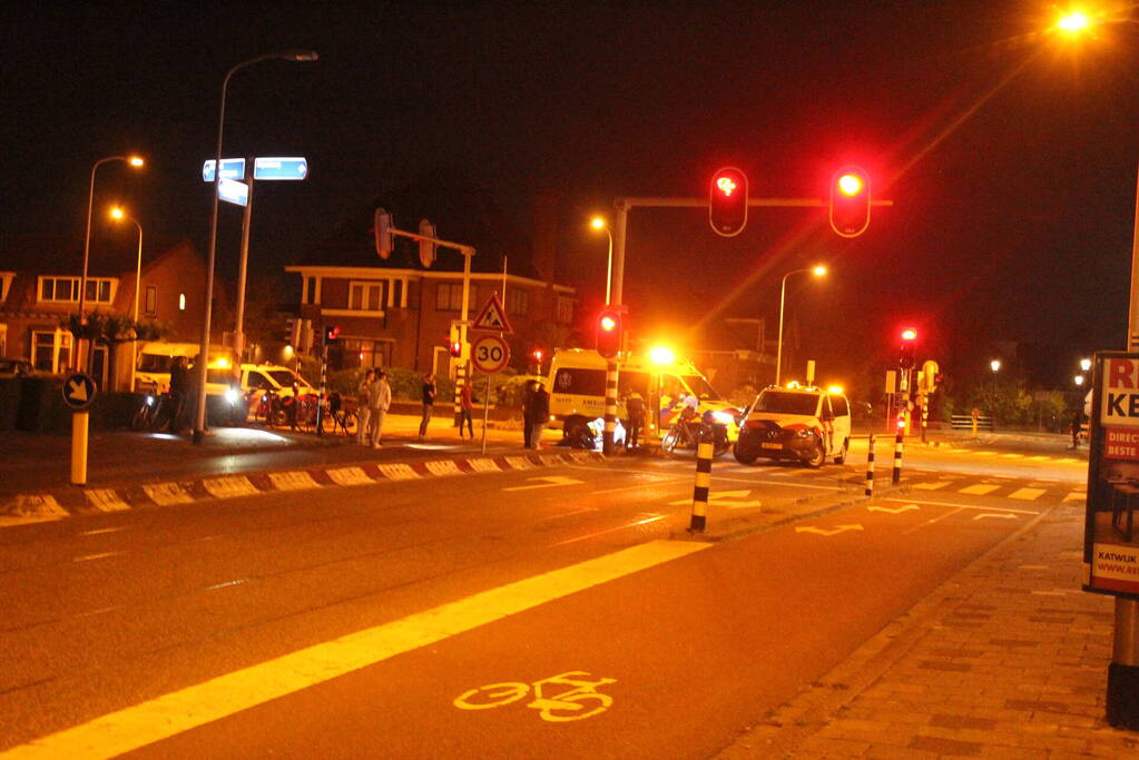 Fietser en automobilist botsen op elkaar