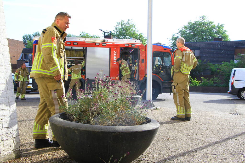 Bloembak met lavendel vliegt in brand