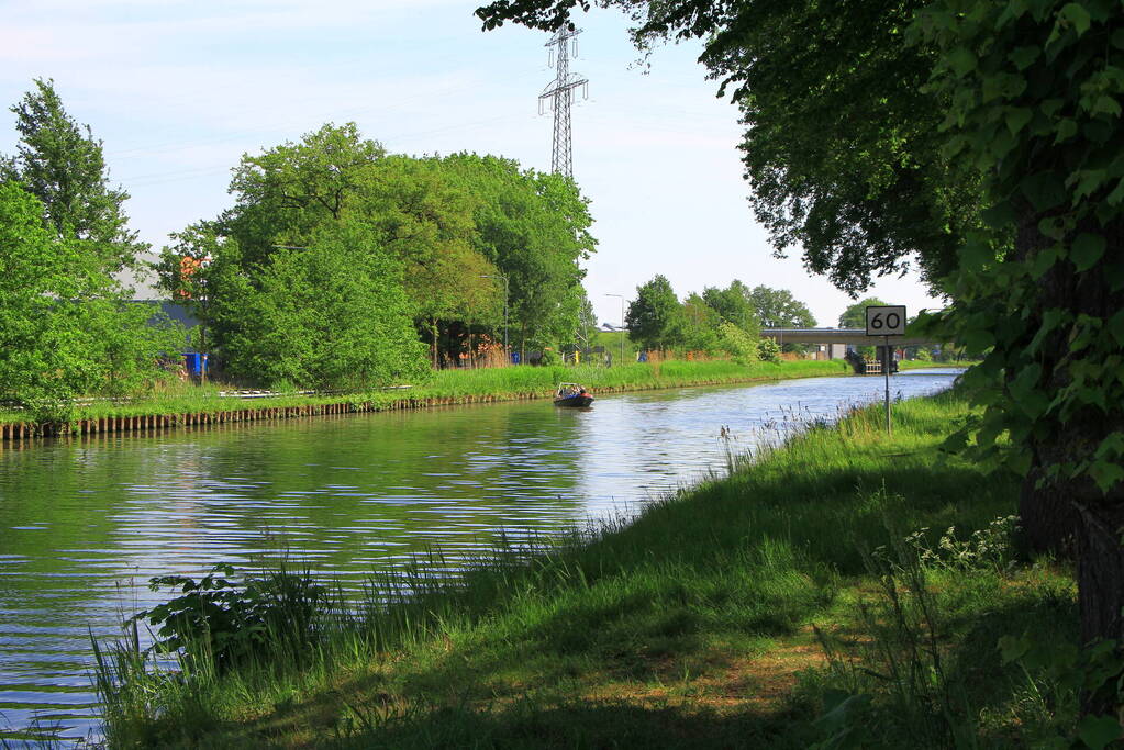Groot onderzoek langs kanaal