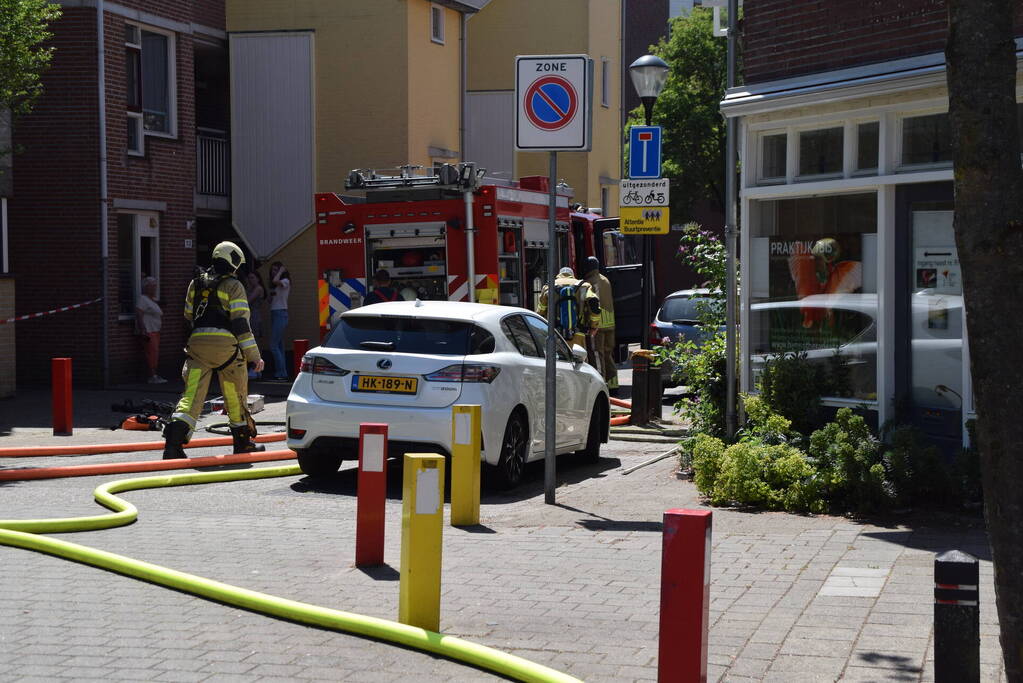 Veel schade vanwege brand op dak van woning