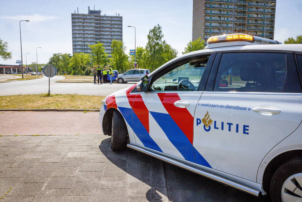 Veel blikschade bij botsing op kruispunt