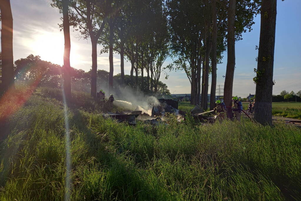 Brandende schuur veroorzaakt veel rook