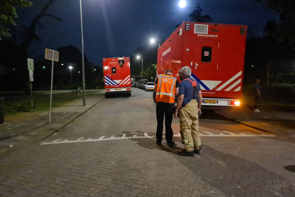 Bewerkingsmiddelen harddrugs aangetroffen na brand in flatwoning