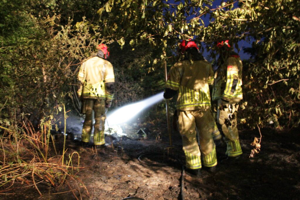 Bosbrand ontstaan door kampvuur