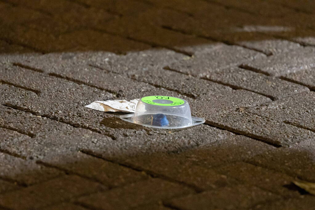 Aanslag met zwaar vuurwerk bij kapperszaak