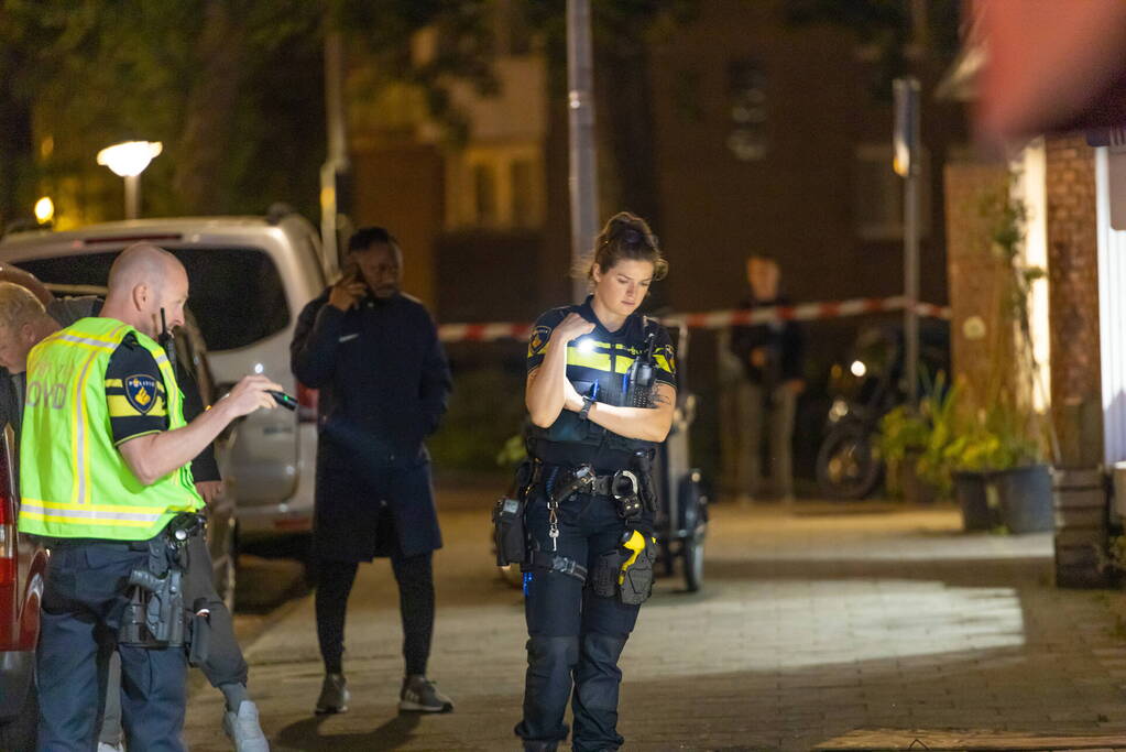 Aanslag met zwaar vuurwerk bij kapperszaak