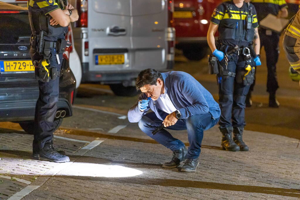 Aanslag met zwaar vuurwerk bij kapperszaak