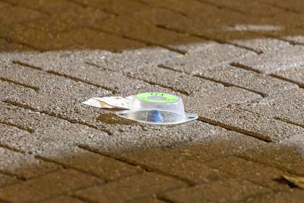 Aanslag met zwaar vuurwerk bij kapperszaak