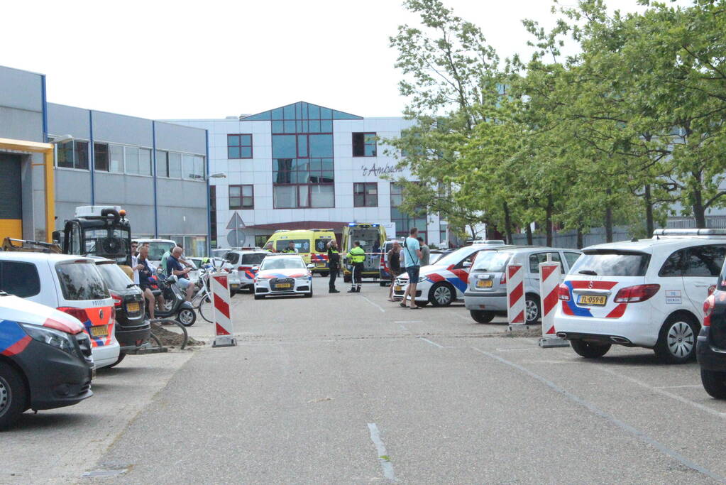 Gewonde bij steekpartij in bedrijfspand