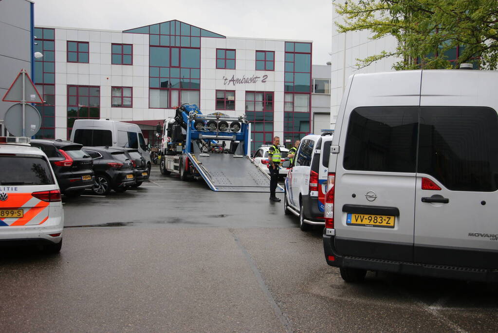 Gewonde bij steekpartij in bedrijfspand