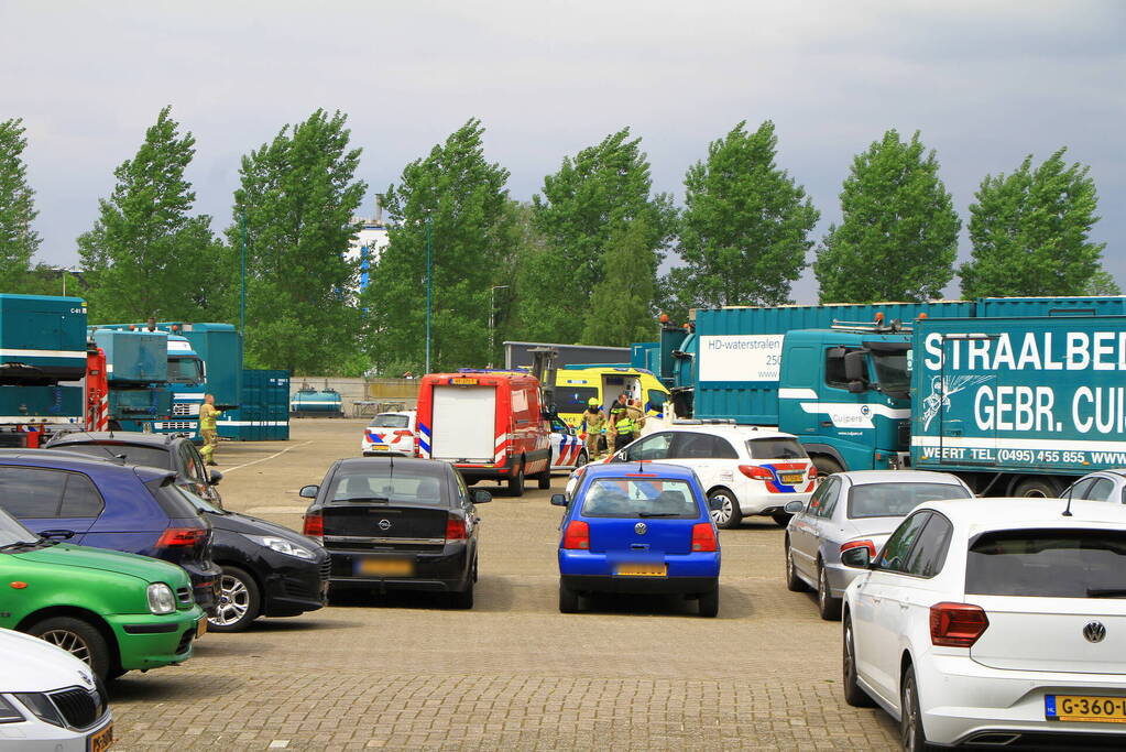 Persoon zwaargewond op terrein van Cuijpers straalbedrijf