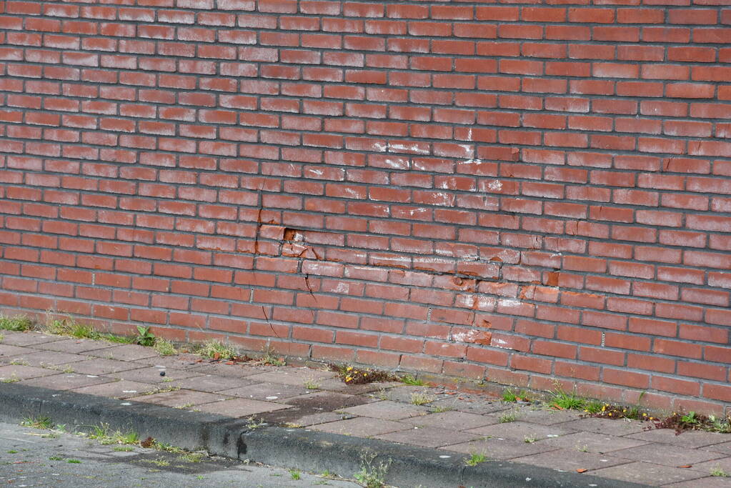 Flinke deuk in buitenmuur Woontex Slaapcomfort