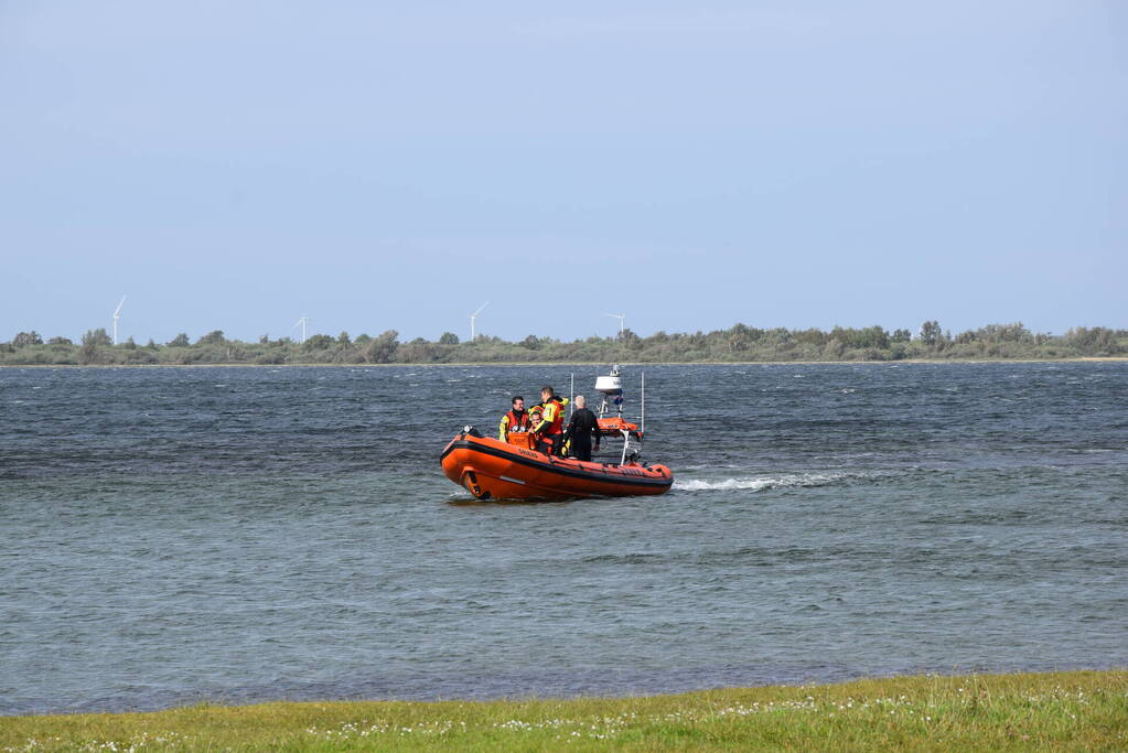KNRM ingezet voor surfer in de problemen op Grevelingenmeer