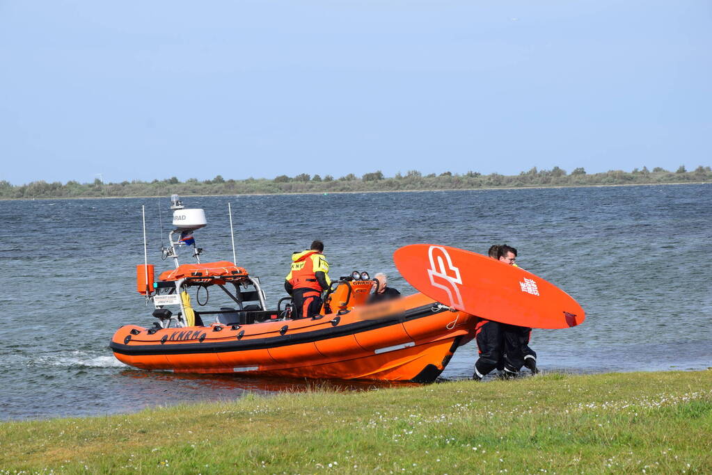 KNRM ingezet voor surfer in de problemen op Grevelingenmeer
