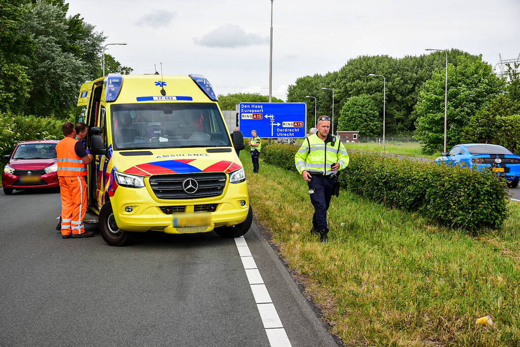 Automobiliste botst achterop Range Rover