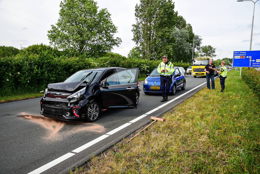 Automobiliste botst achterop Range Rover