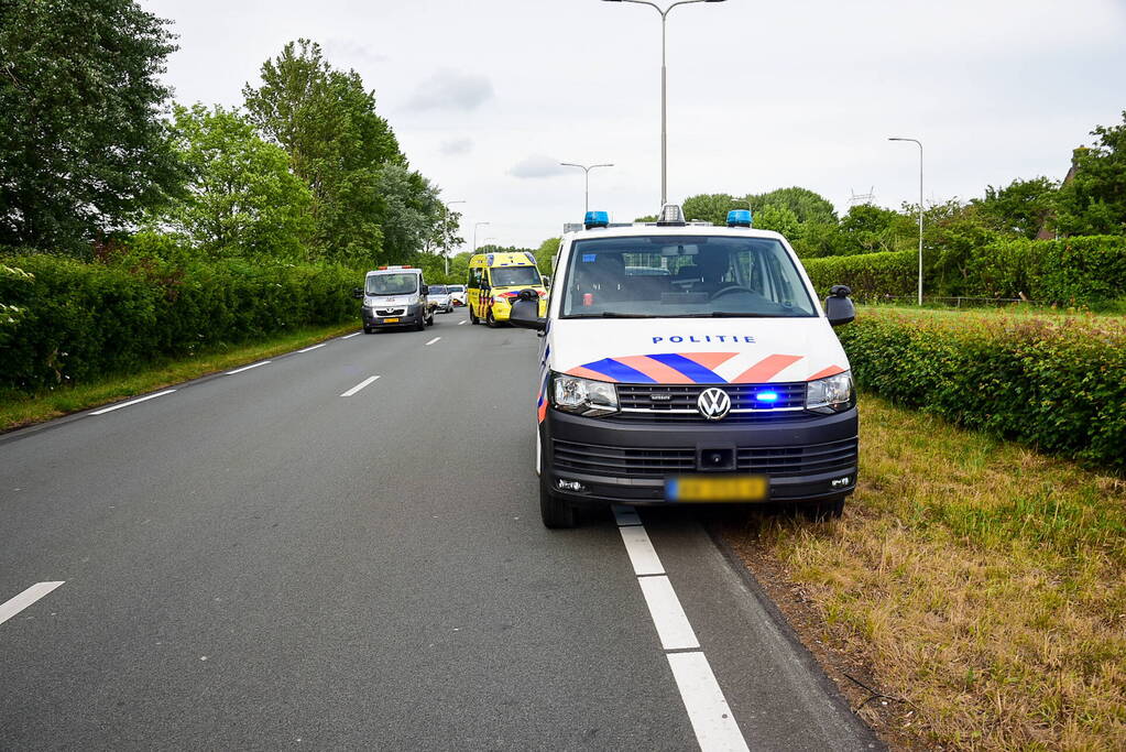 Automobiliste botst achterop Range Rover