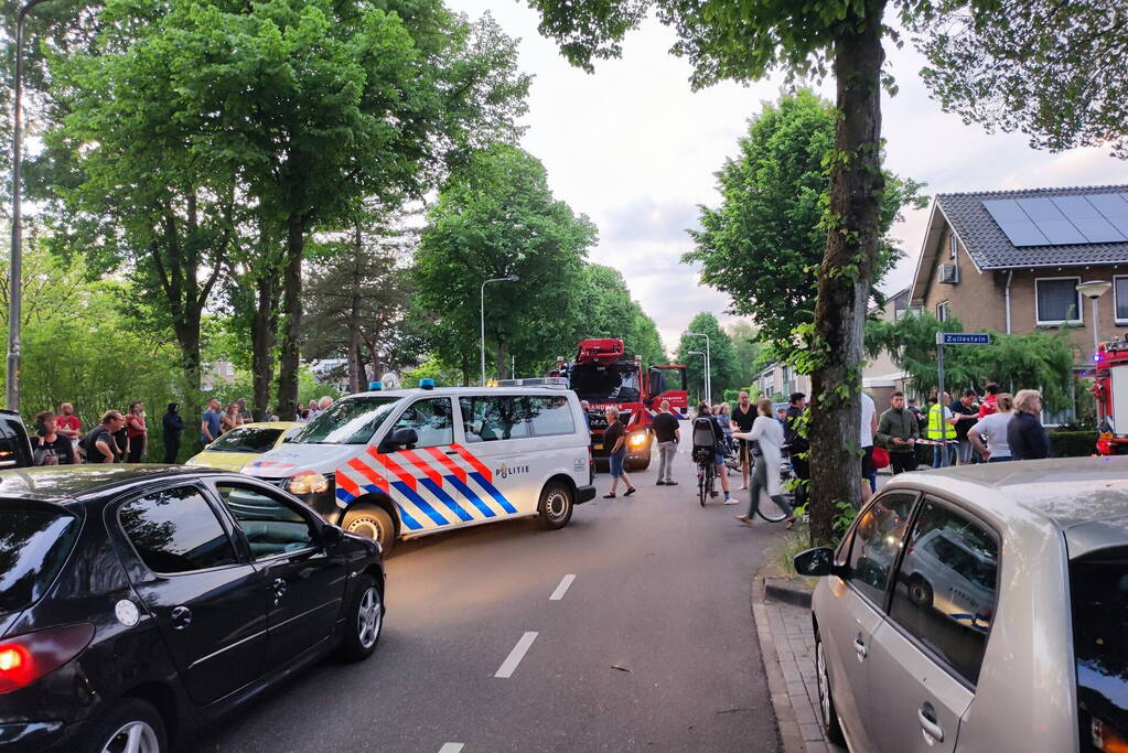 Woningbrand trekt veel bekijks van omwonenden