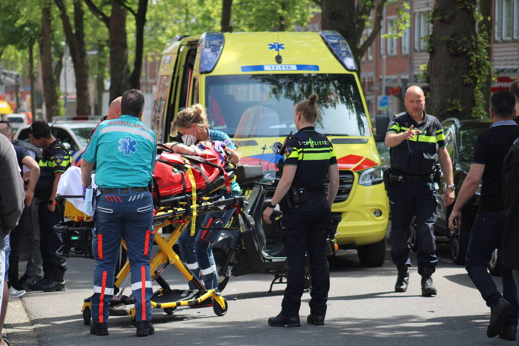 Scooterrijder gewond bij botsing met openslaand portier