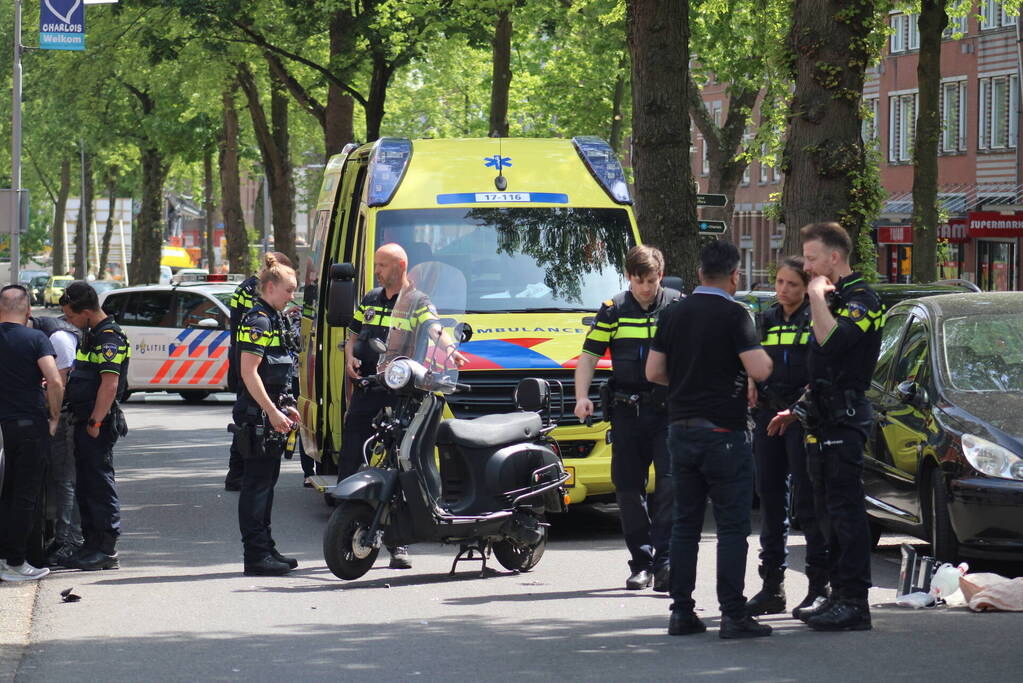 Scooterrijder gewond bij botsing met openslaand portier