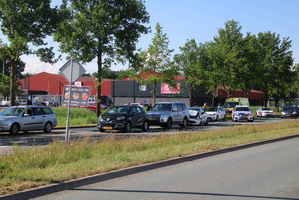 Flinke schade na kop-staartbotsing