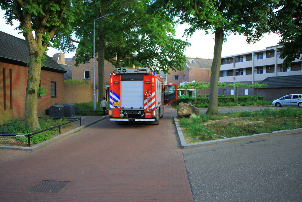 Brandweer ingezet voor losliggende dakpannen