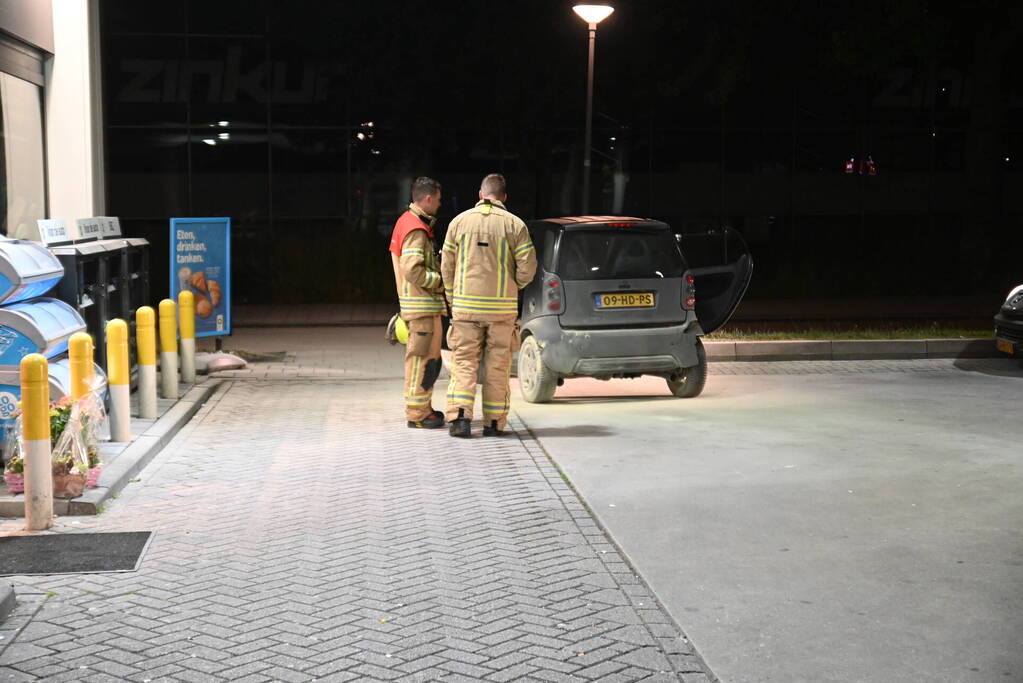 Auto vliegt in brand na verkeerd tanken