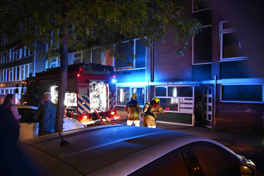 16 apartmenten ontruimd bij brand in kelder