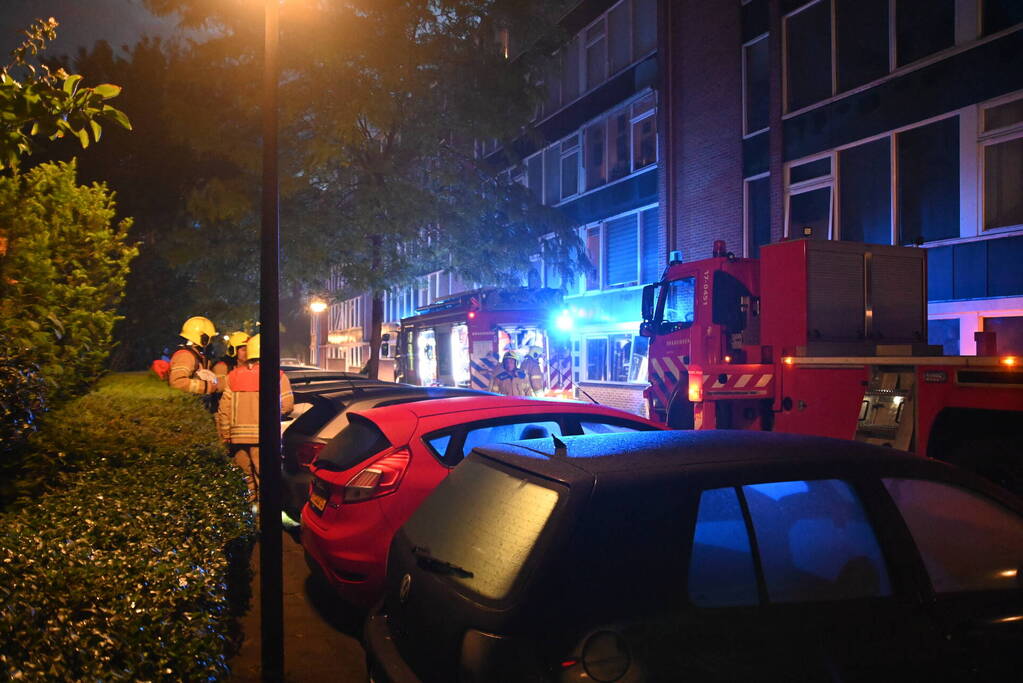 16 apartmenten ontruimd bij brand in kelder